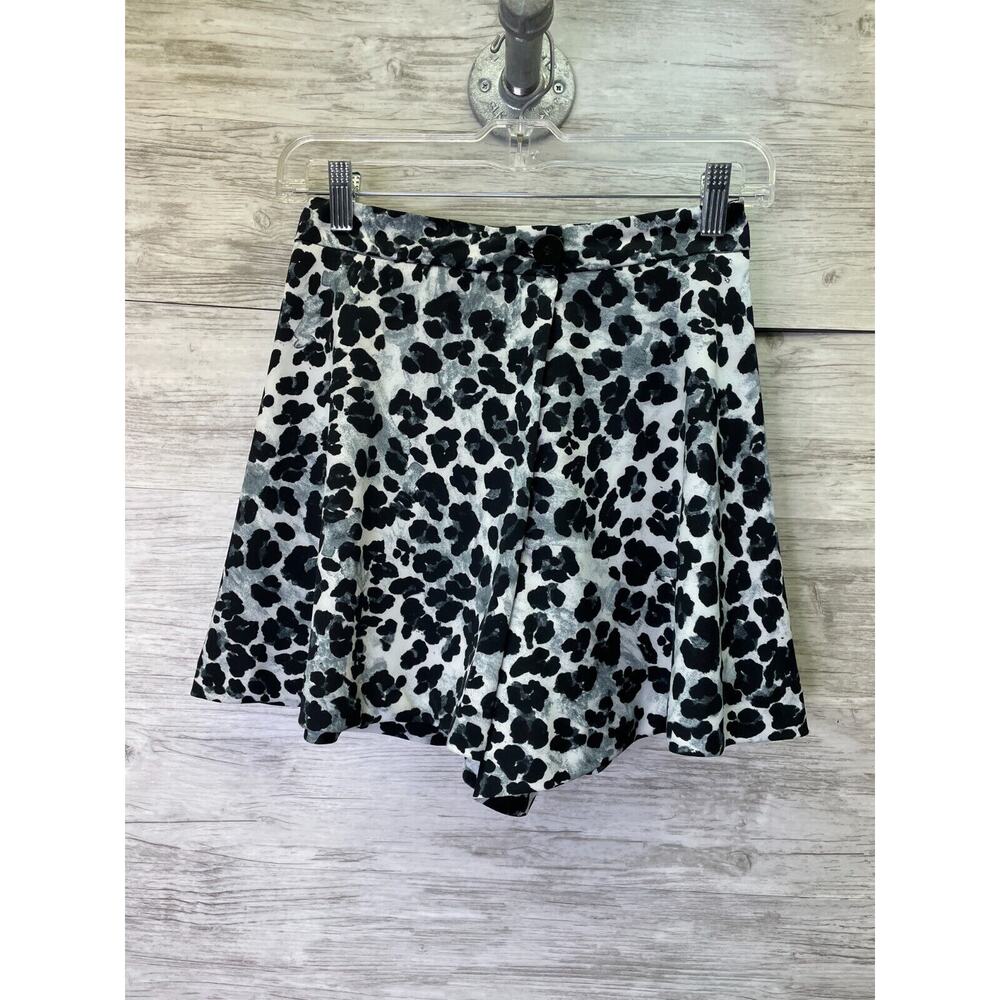 Zara Shorts Womens XS Black Gray Leopard Print‎ Faux Wrap High Rise Satin Skort